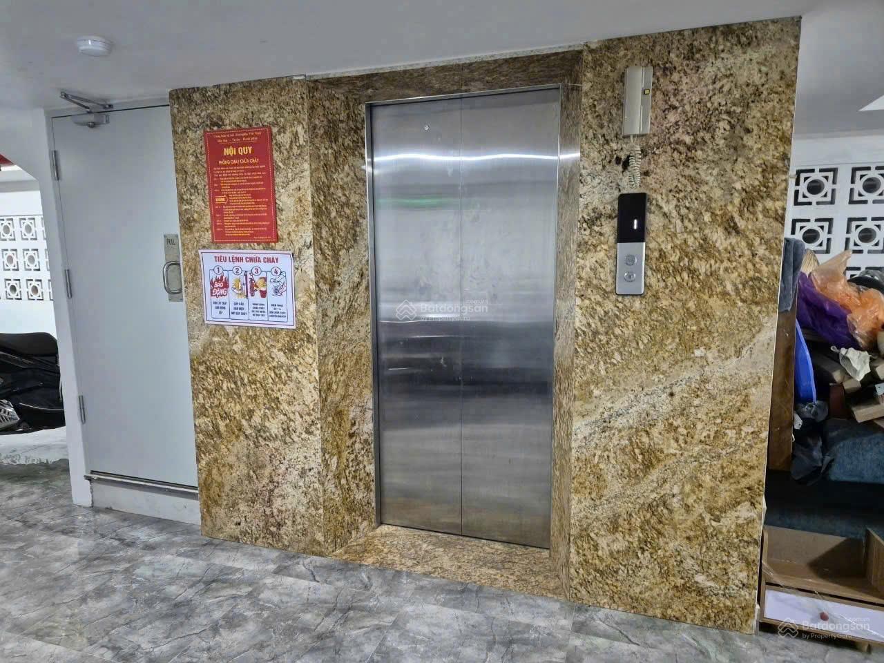 Vip mặt phố Đức Diễn - 6 tầng thang máy - Lô góc 2 thoáng - mặt tiền 6m - kinh doanh sầm uất