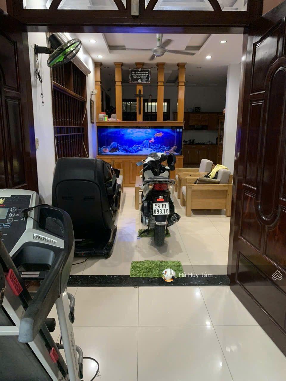 Bán biệt thự mặt tiền trục chính KDC Khang Điền, Phước Long B, Quận 9