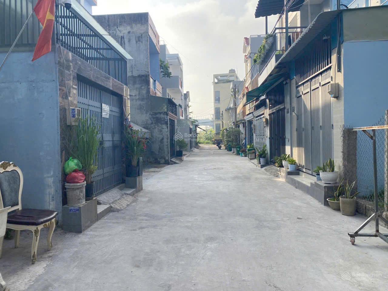 Bán đất 1/ đường Bưng Ông Thoàn, p. Phú Hữu, quận 9, đường 5m, sổ sẵn, giá tốt chỉ hơn 4 tỷ