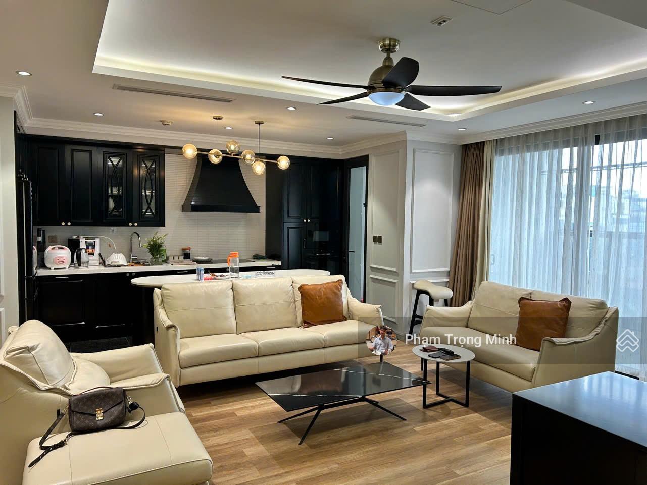 Hiếm! Bán căn hộ 160m2, 3PN 3VS ban công Đông Nam, chung cư Grandeur Palace - Giảng Võ. Giá 30 tỷ