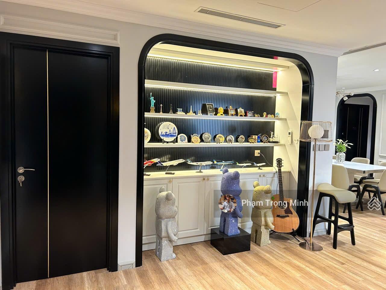 Hiếm! Bán căn hộ 160m2, 3PN 3VS ban công Đông Nam, chung cư Grandeur Palace - Giảng Võ. Giá 30 tỷ