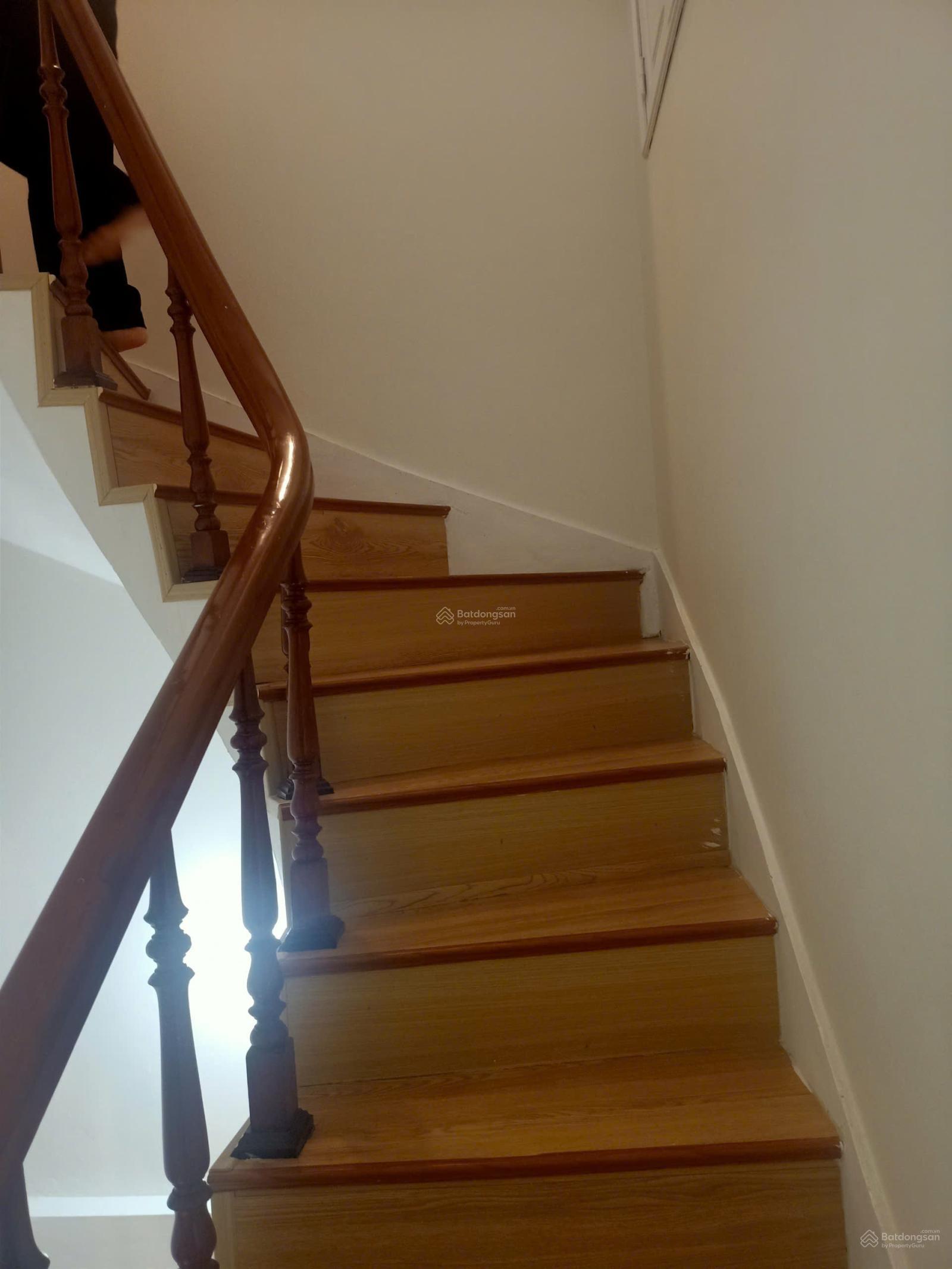 Bán nhà trong khu đông ngạc bắc từ liêm DTSĐ 35M x 5T,MT3,6M,GIÁ 7,2 TỶ.LH 0936 011 ***