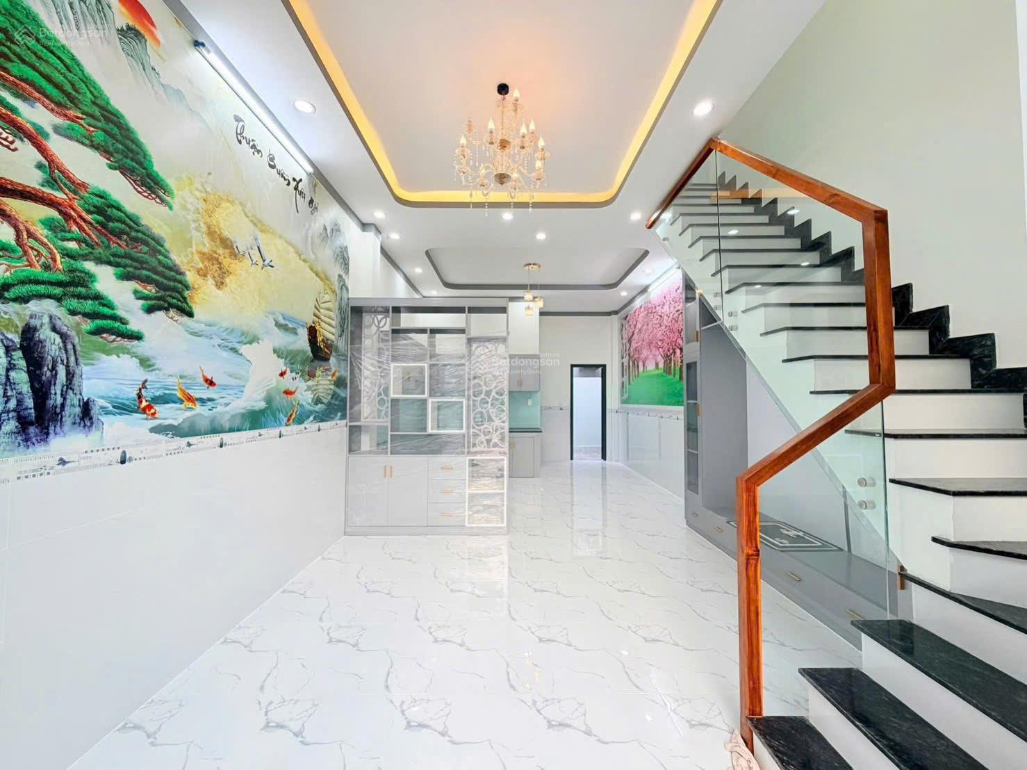 Chủ gởi bán nhà 1 trệt 1 lầu (hoàn công) đường oto ngay chợ Hoá An. Giá chỉ 2,7 tỷ