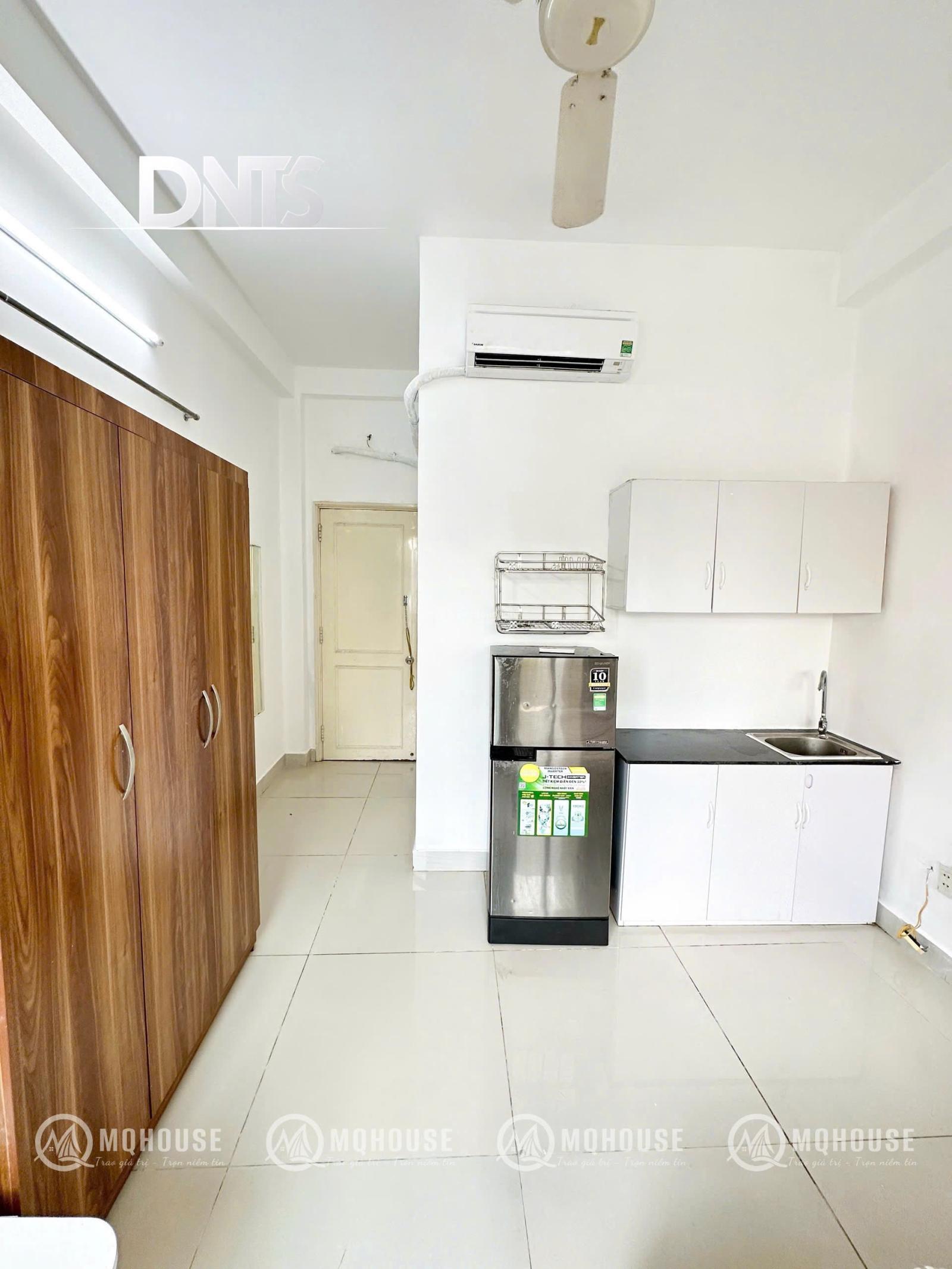 Cho thuê phòng bancony gần Trường ĐH Kinh Tế ISB, chung cư Horizon Q1