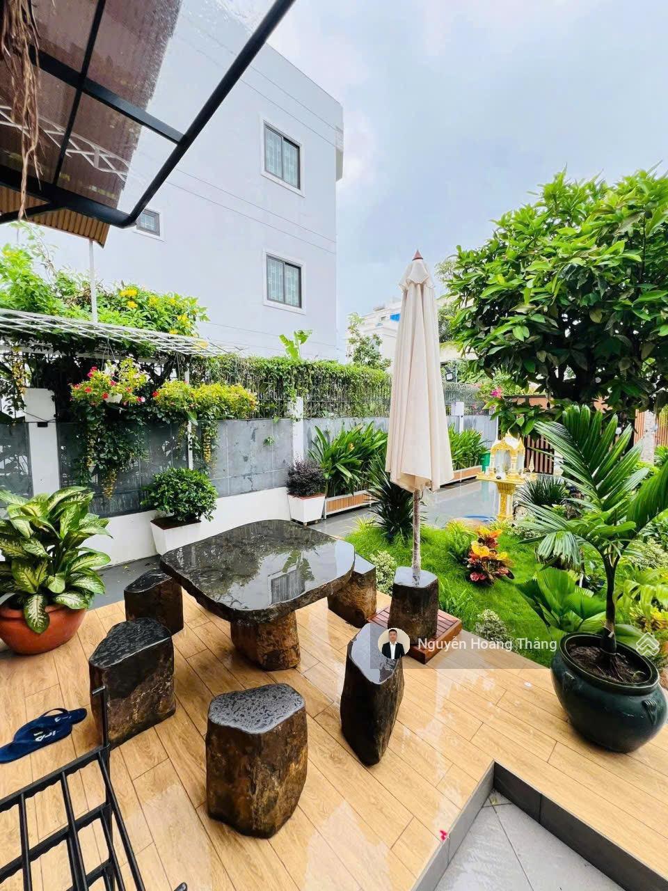 Cho thuê BT 65tr/th 5PN full nội thất luxury - hồ bơi, Q. 2 - 580m2 sàn, vào ở ngay LH 0936 890 ***