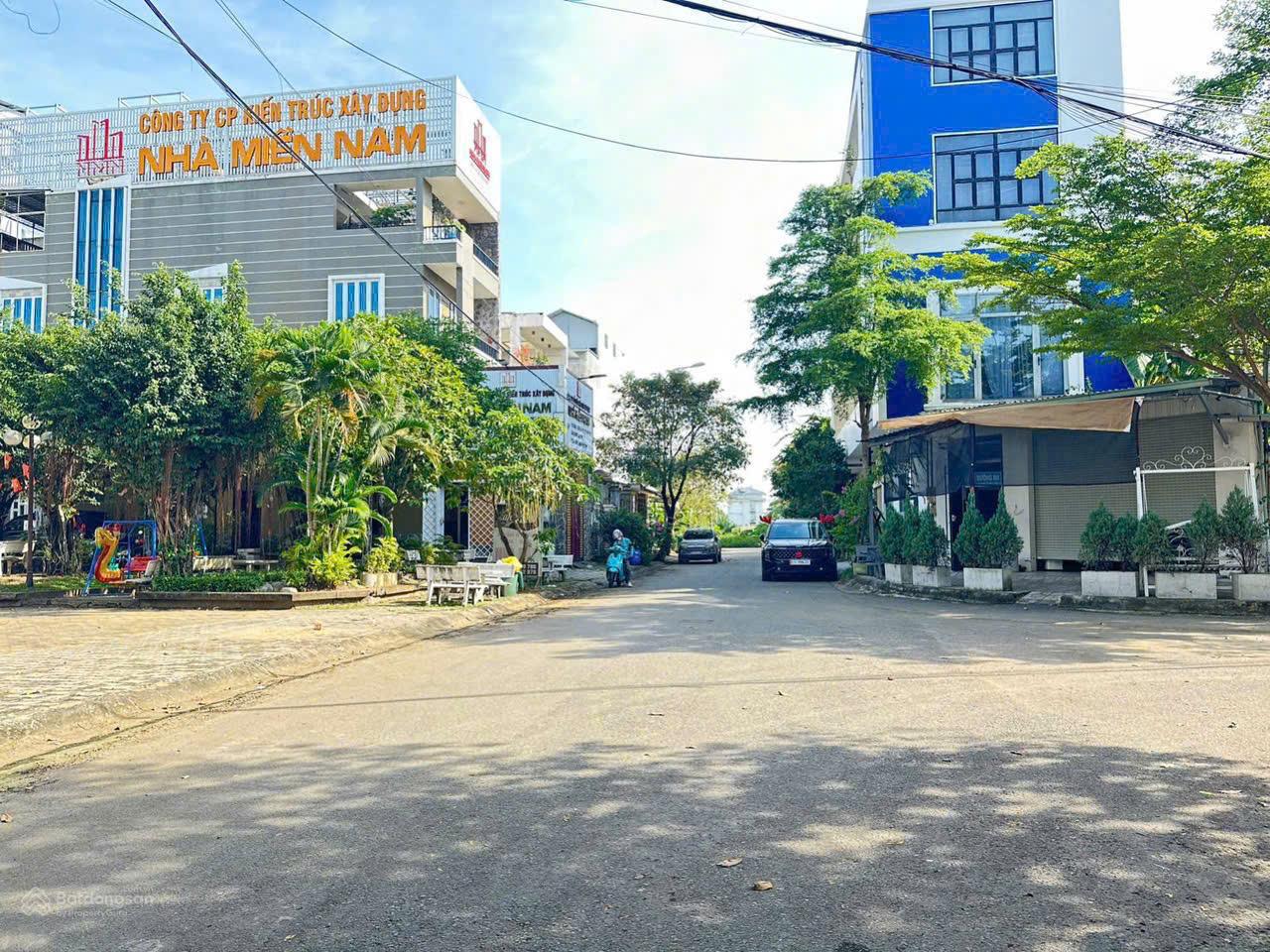 1 lô duy nhất Kiến Á (5x22m) giá 10.8 tỷ cạnh trường sư Phạm Mẫu Giáo Trung Ương 1 lô duy nhất Kiến Á (5x22m) giá 10.8 tỷ cạnh trường sư Phạm Mẫu Giáo Trung Ương