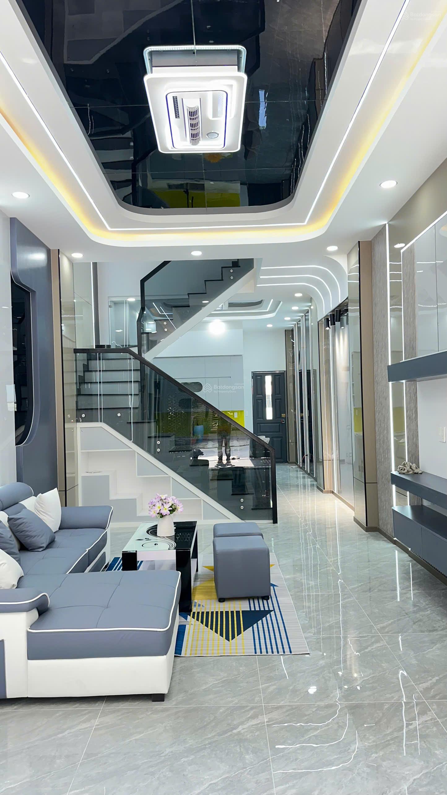 Chính chủ bán gấp nhà 1 trệt 2 lầu tại Tân Đông Hiệp, Dĩ An. Dọn vào ở ngay Chính chủ bán gấp nhà 1 trệt 2 lầu tại Tân Đông Hiệp, Dĩ An. Dọn vào ở ngay