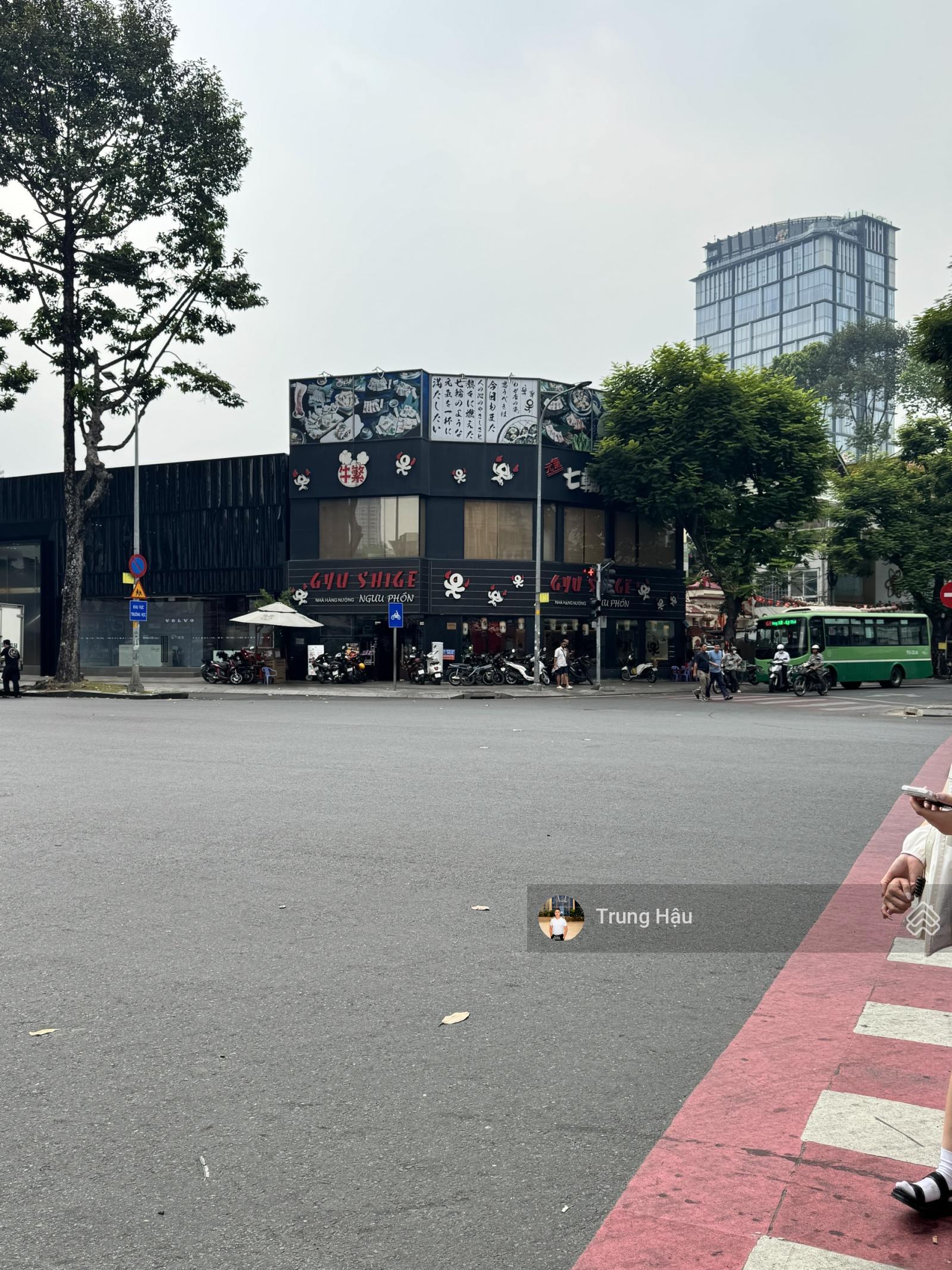 Siêu vị trí góc 2MT - Trần Hưng Đạo & Yersin Quận 1. DT 9 x 15m - 3 tầng - HĐT 600 tr - giá 80 tỷ