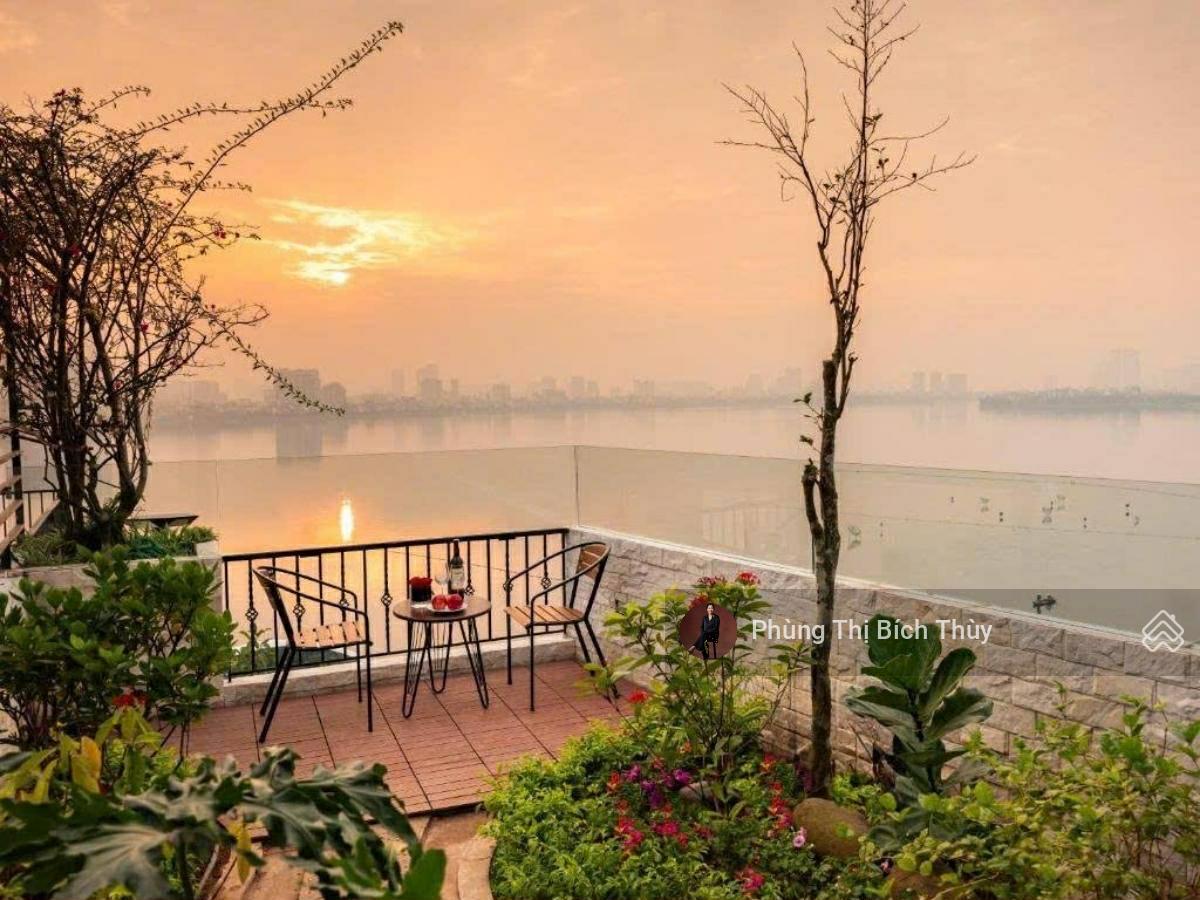 Bán nhà mặt phố Mai Anh Tuấn - mặt hồ Hoàng Cầu - view cực đẹp - 114m2 - MT: 6.7m - 32.5 tỷ