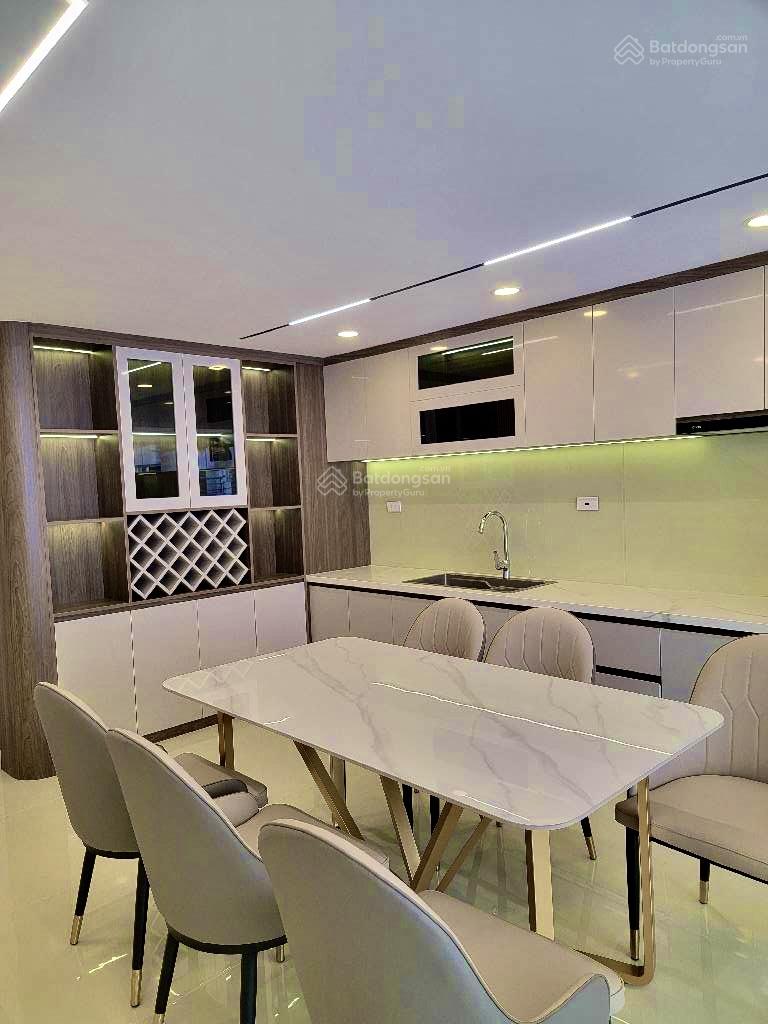 Dương Quảng Hàm - 5tầng - hẻm 5m - ngang 5m - khu hiếm nhà bán - chỉ 8,7 tỷ