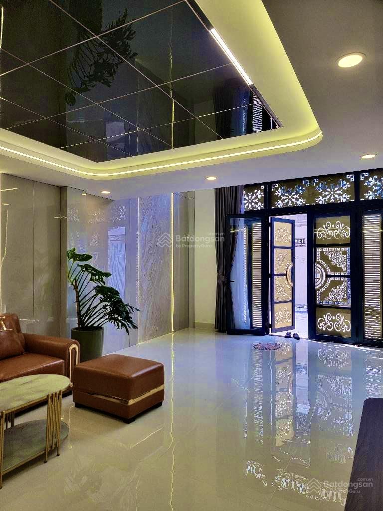 Dương Quảng Hàm - 5tầng - hẻm 5m - ngang 5m - khu hiếm nhà bán - chỉ 8,7 tỷ