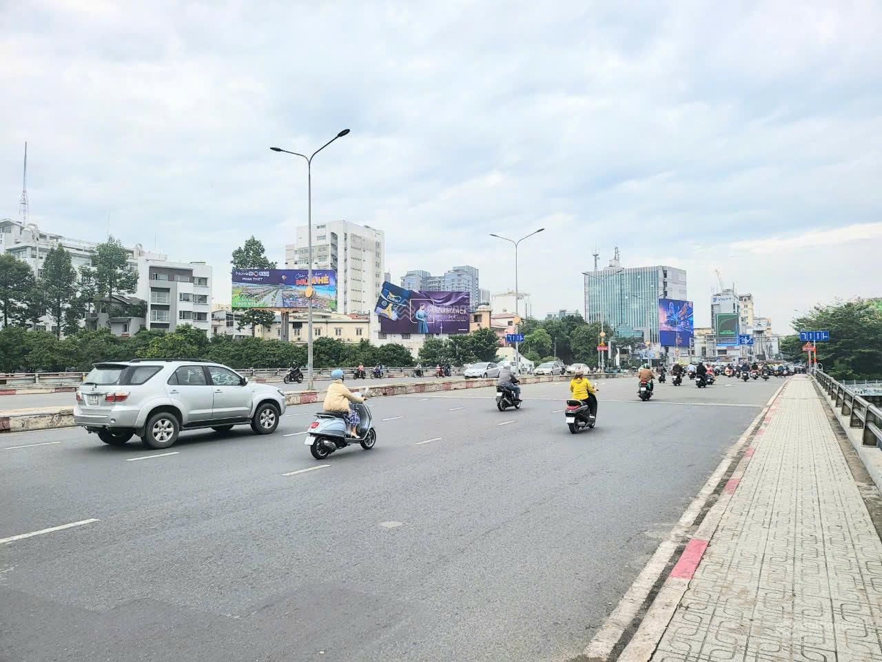 Siêu hiếm Mặt tiền Nguyễn Văn Kỉnh -Thạnh Mỹ Lợi Q2- 25x20m -413 m2 - 3 tầng -Giá Chỉ : 65 tỷ Siêu hiếm Mặt tiền Nguyễn Văn Kỉnh -Thạnh Mỹ Lợi Q2- 25x20m -413 m2 - 3 tầng -Giá Chỉ : 65 tỷ