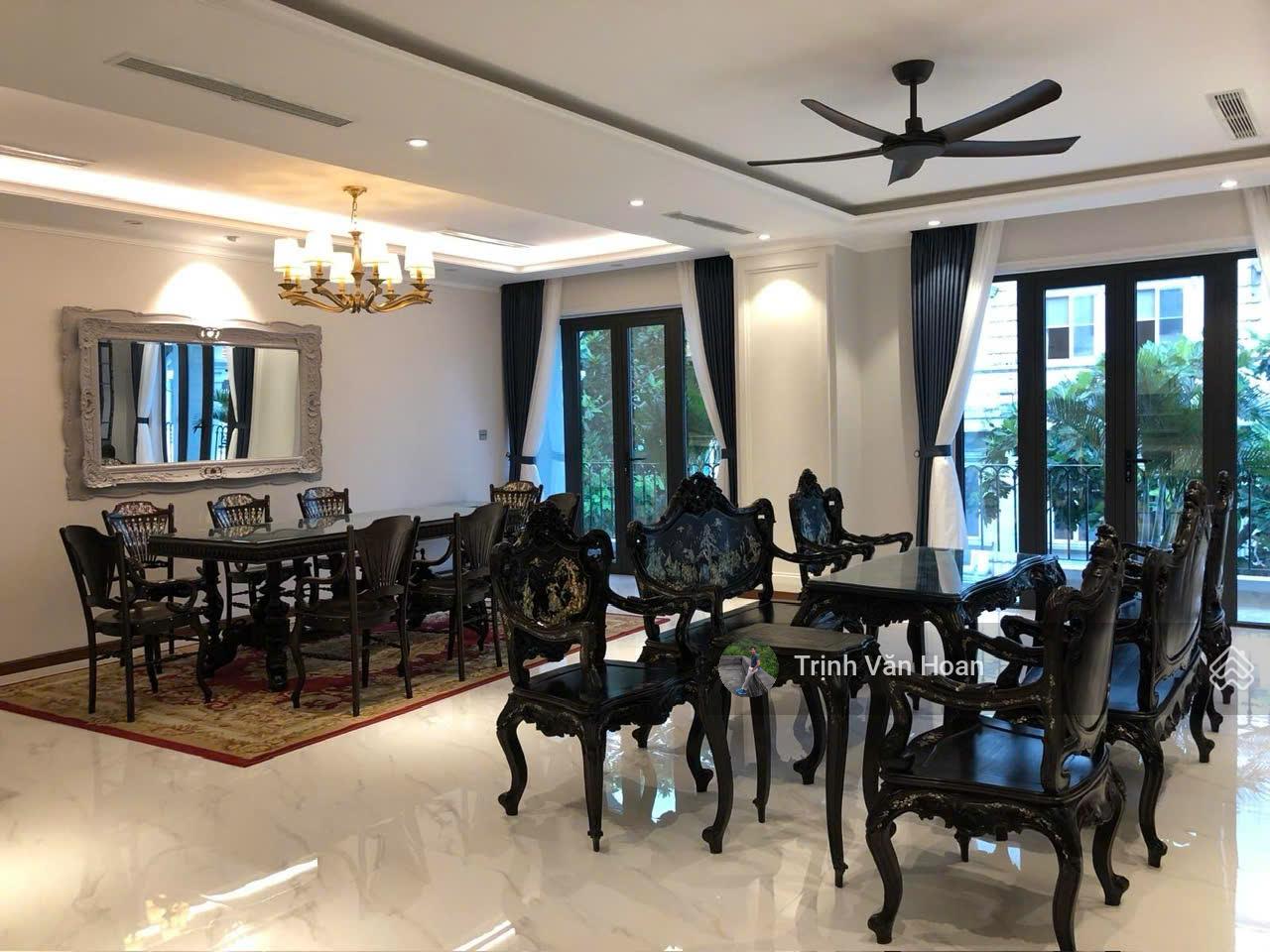 Tòa Nhà Khu Nguyễn Gia Trí - D2 - Bình Thạnh - 1300m2 - hầm 4 tầng - 300 Tr/ tháng - 0908 947 ***