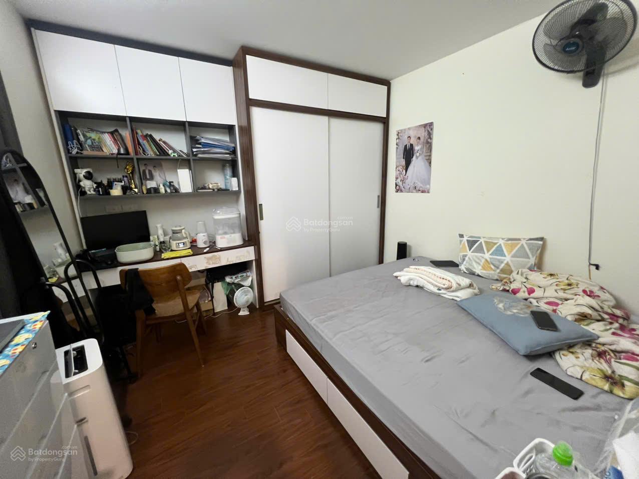 Chính chủ bán gấp căn 54m2, 2 phòng ngủ, 1wc giá 4,x tỷ tòa M3 Mipec, Kiến Hưng, Hà Đông. Sổ đỏ