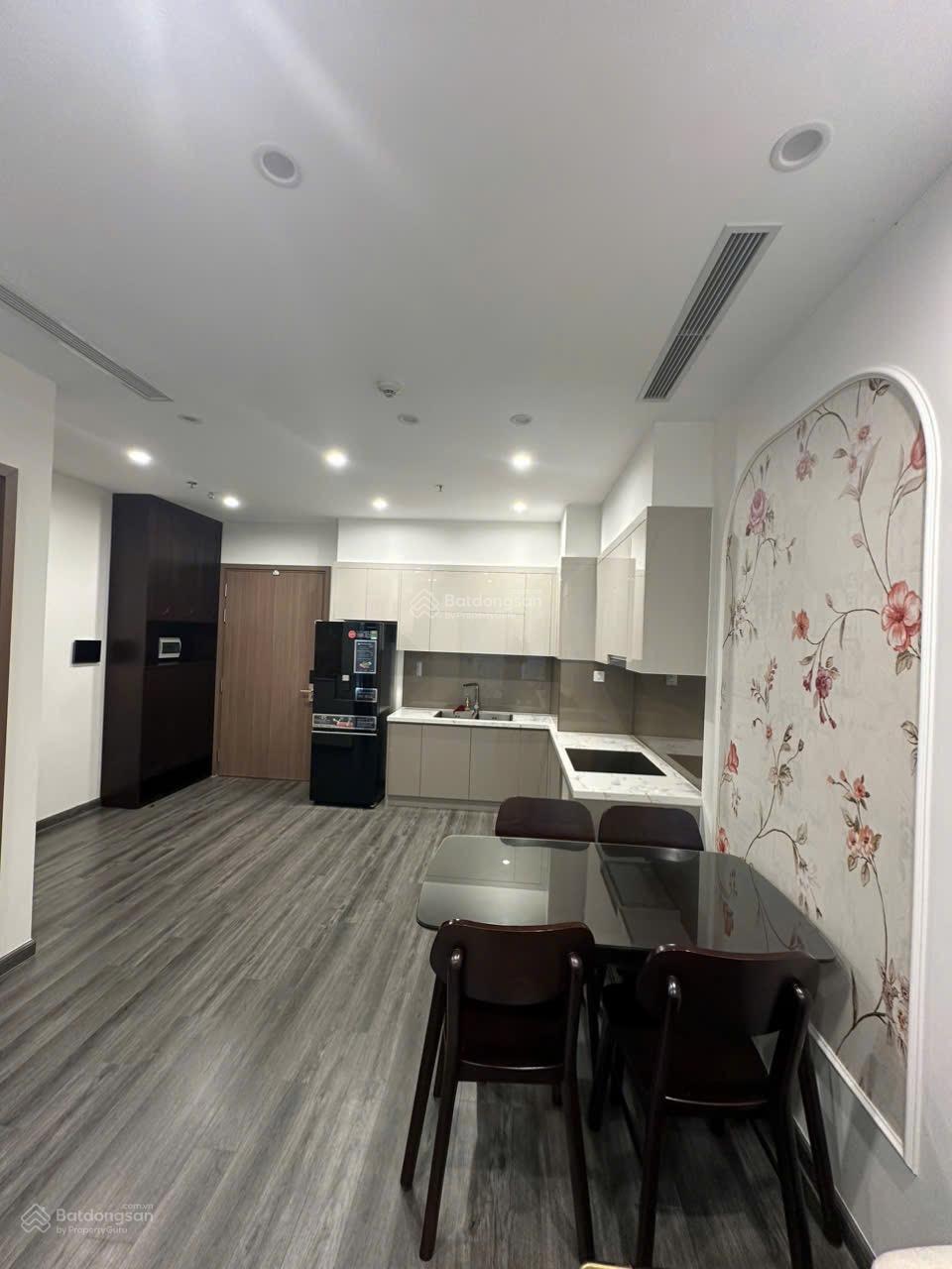 Chính chủ cần cho thuê gấp căn 1 ngủ ở The TonKin 2 Full đồ vào ở được luôn chỉ nhận khách ở ít Chính chủ cần cho thuê gấp căn 1 ngủ ở The TonKin 2 Full đồ vào ở được luôn chỉ nhận khách ở ít