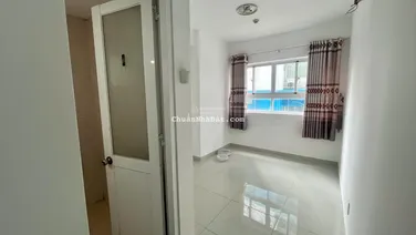 Cho thuê căn hộ 8x Plus, DT 67m nhà trống, giá thuê 7tr. Nhà có 2PN 2WC, vị trí đường Trường Chinh