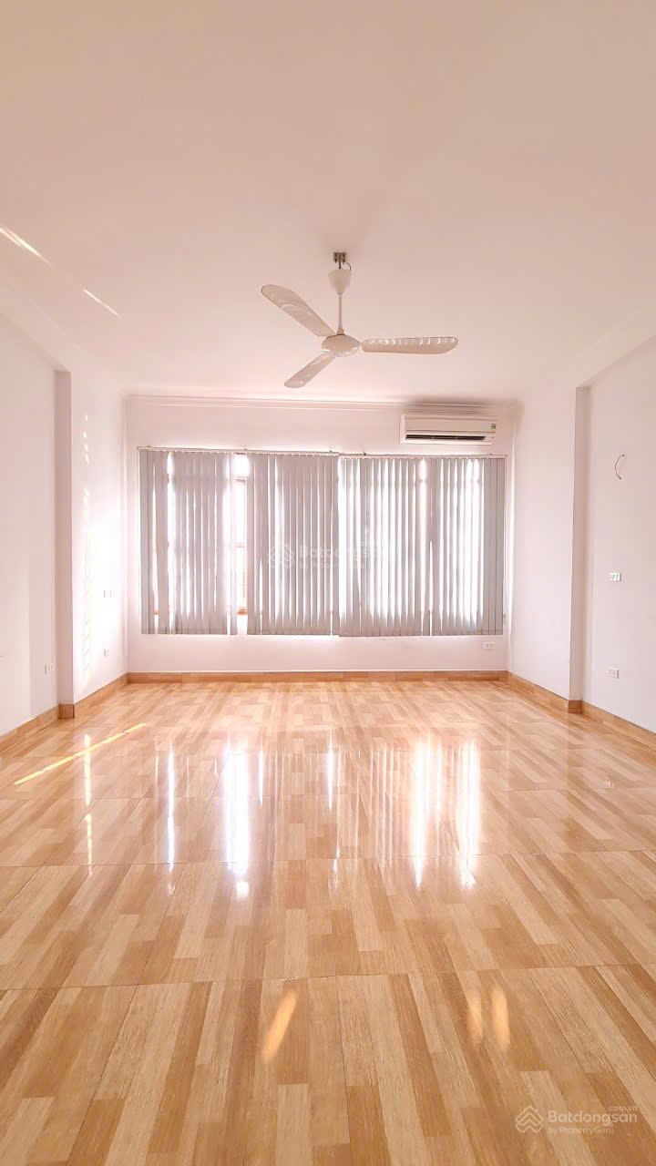 Cho thuê liền kề Vạn Phúc, 70 m2 x 6 tầng, có thang máy, mỗi tầng 2 phòng, điều hòa đầy đủ