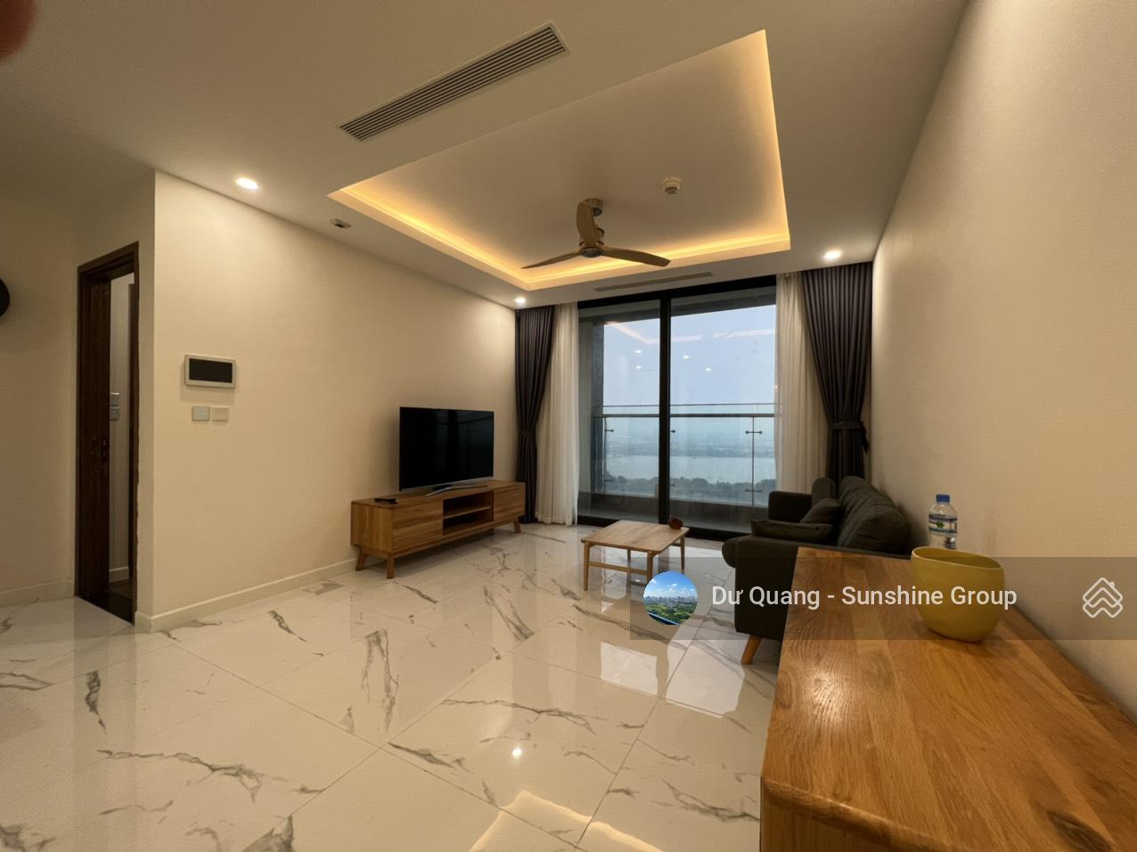 Bán căn 2 phòng ngủ - Sunshine City - 80m2 - View sông Hồng tầng trung - Giá: 8,5 tỷ (sổ đỏ)