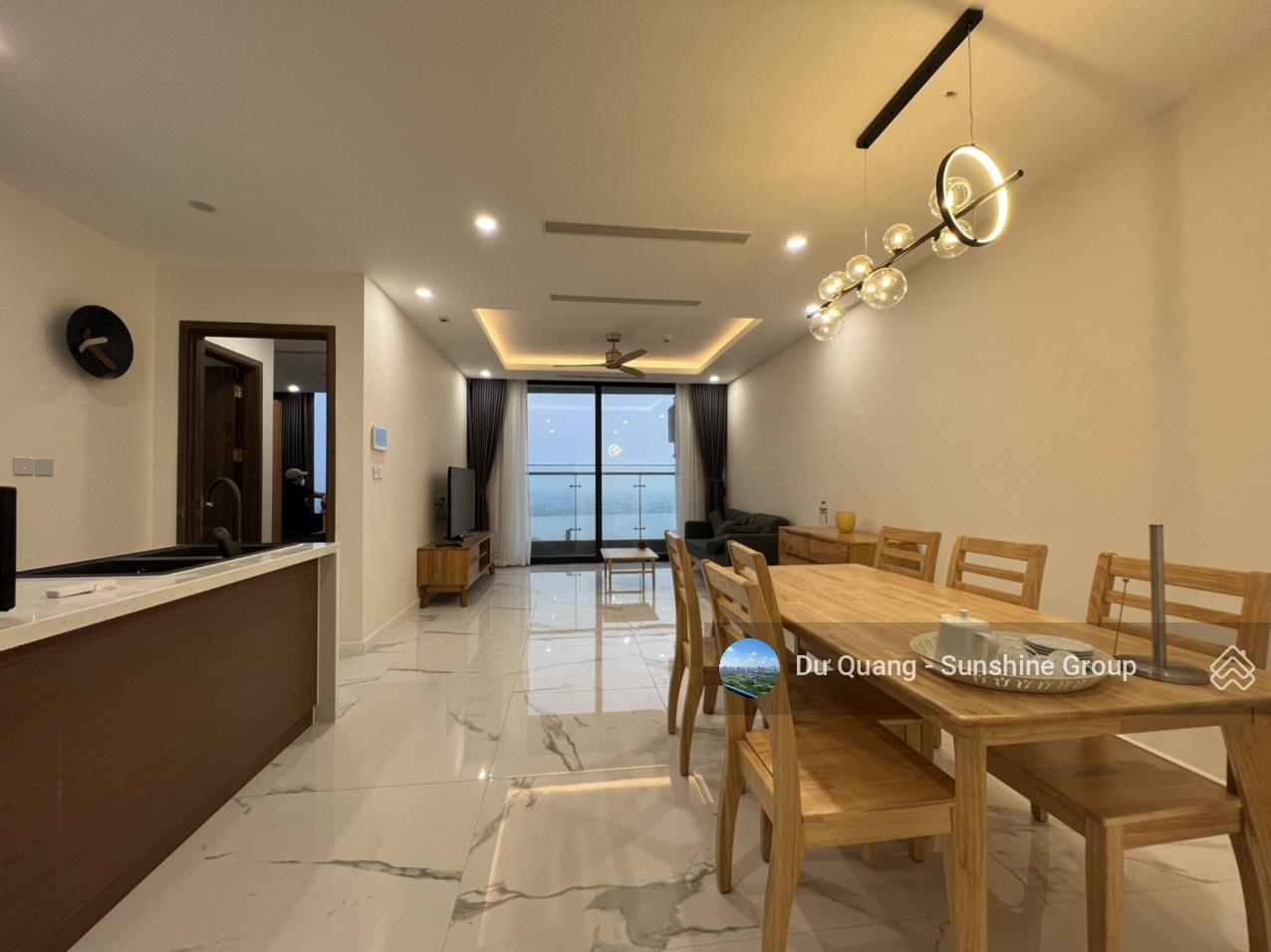 Bán căn 2 phòng ngủ - Sunshine City - 80m2 - View sông Hồng tầng trung - Giá: 8,5 tỷ (sổ đỏ)