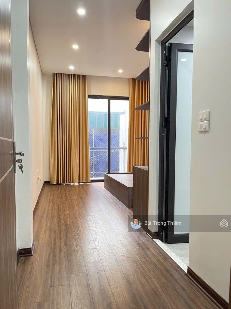 Bán nhà Bát Khối 5 tầng ô tô đỗ cửa ngày đêm gần aeon và hồ điều hòa giá hơn 6 tỷ