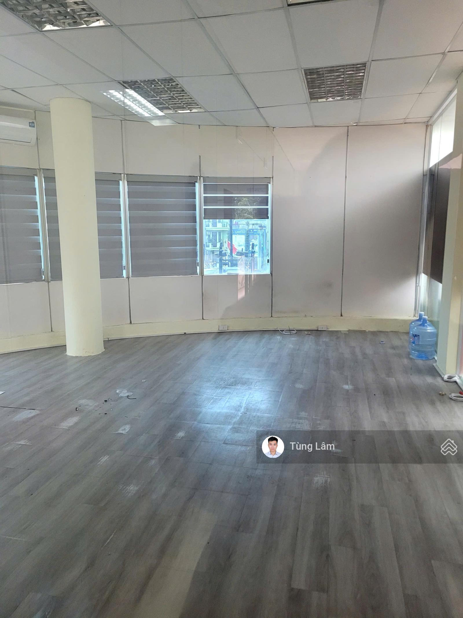 Văn phòng 80m2 chỉ 11tr, mặt phố vip, thuận tiện đi lại