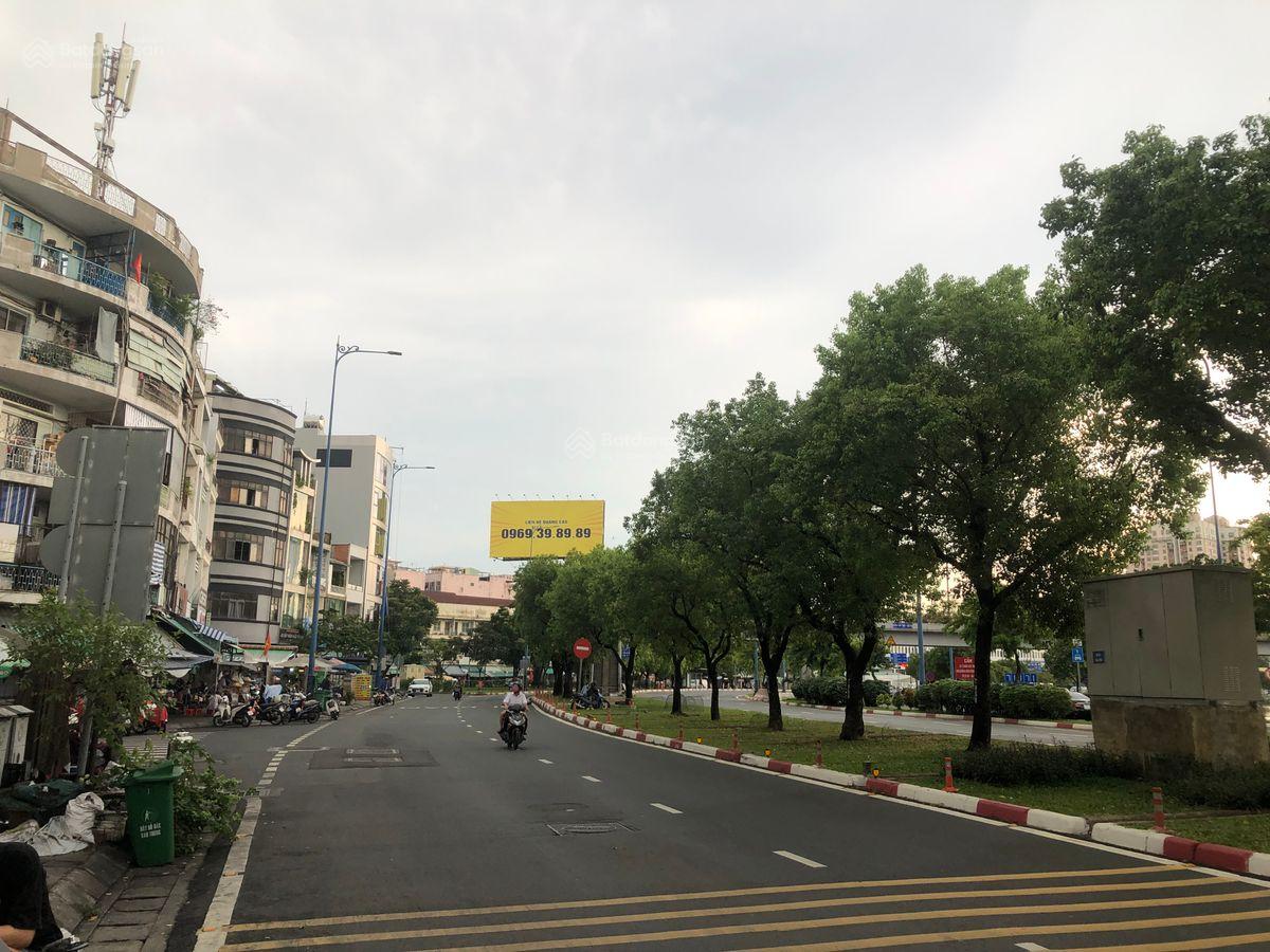 Nhà 5 Tầng Mặt Tiền Võ Văn Kiệt Quận 5, Đường Lớn 2 Chiều, Lề Rộng, 66m2 Ngang 4m, SHR, Chỉ 24 Tỷ