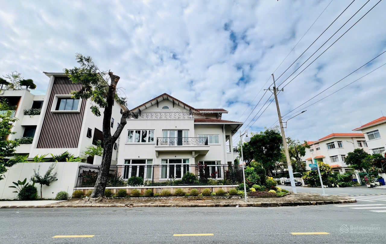 CHO THUÊ BIỆT THỰ ĐƠN LẬP KHU CẢNH ĐỒI PHÚ MỸ HƯNG. GÓC 2 MẶT TIỀN ĐƯỜNG. PHÙ HỢP VP - CF. EM LUÂN CHO THUÊ BIỆT THỰ ĐƠN LẬP KHU CẢNH ĐỒI PHÚ MỸ HƯNG. GÓC 2 MẶT TIỀN ĐƯỜNG. PHÙ HỢP VP - CF. EM LUÂN