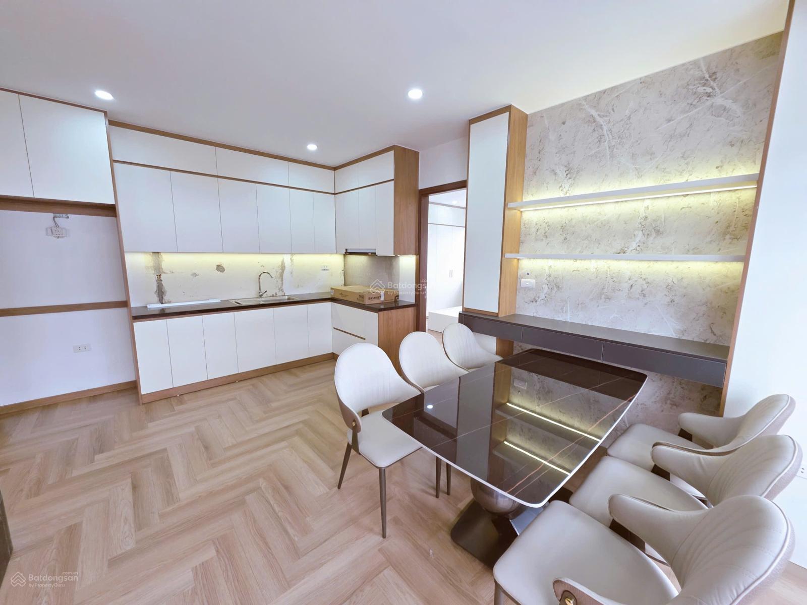 Chính chủ gửi bán căn 4PN 200m2 tòa GP Building. Giá 20 tỷ. LH 0936 203 ***