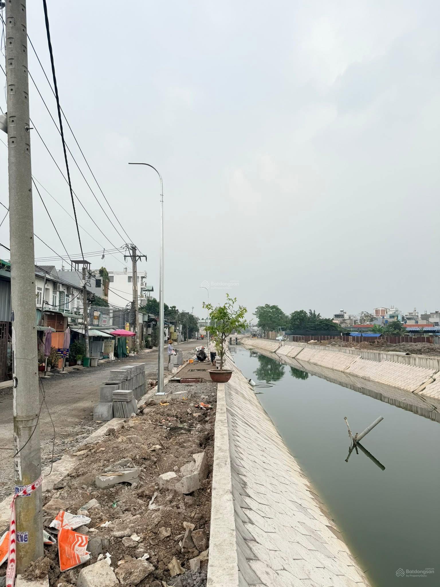 Bán đất đẹp xuất sắc tại mặt tiền kênh Thạnh Xuân 35, 12,2 tỷ, 200m2