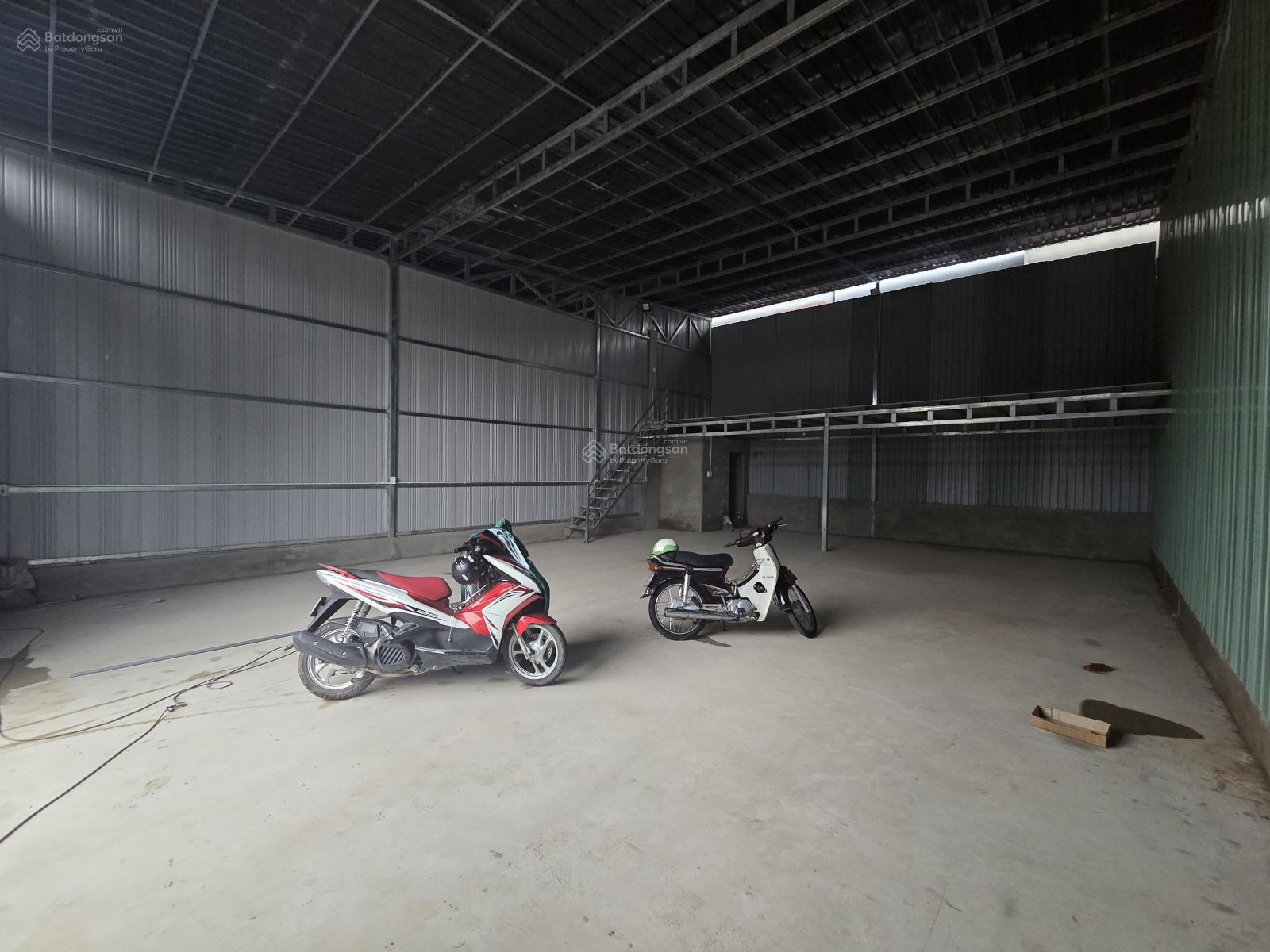 Chính chủ cho thuê nhà xưởng sẹc QL1A Thạnh Lộc Q12. DT: 9x16m giáp GV Chính chủ cho thuê nhà xưởng sẹc QL1A Thạnh Lộc Q12. DT: 9x16m giáp GV