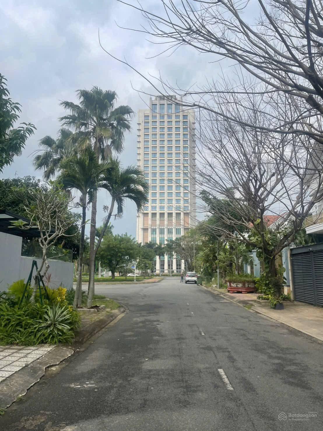 Bán đất BIỆT THỰ ĐẢO XANH Dt 400 m2 giá 150 tr/m2 LH 0935 121 ***