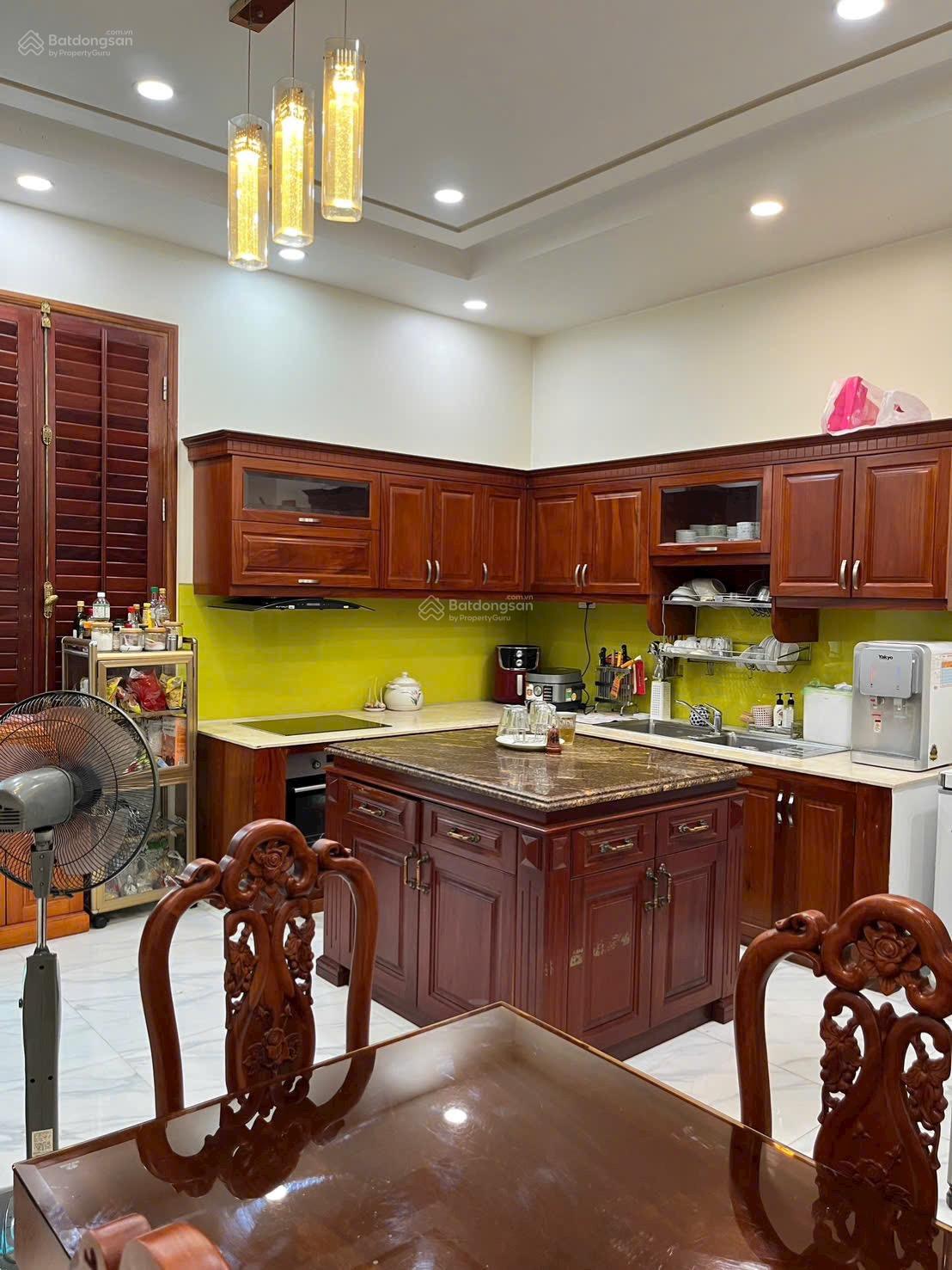 Bán nhà phố góc tại KDC Gia Hoà DT 252m2 - bán 24 tỷ. LH Tấn Giàu 0909 121 ***