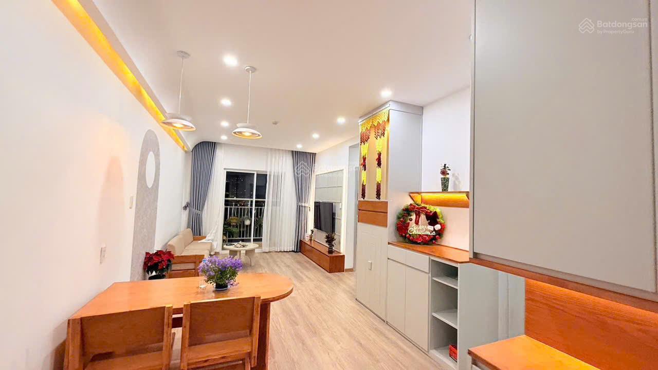 Bán căn góc CC Hoàng Quân 2PN DT 65,8m2 phong thủy đẹp, full nội thất mới, thoáng mát, 2tỷ570tr