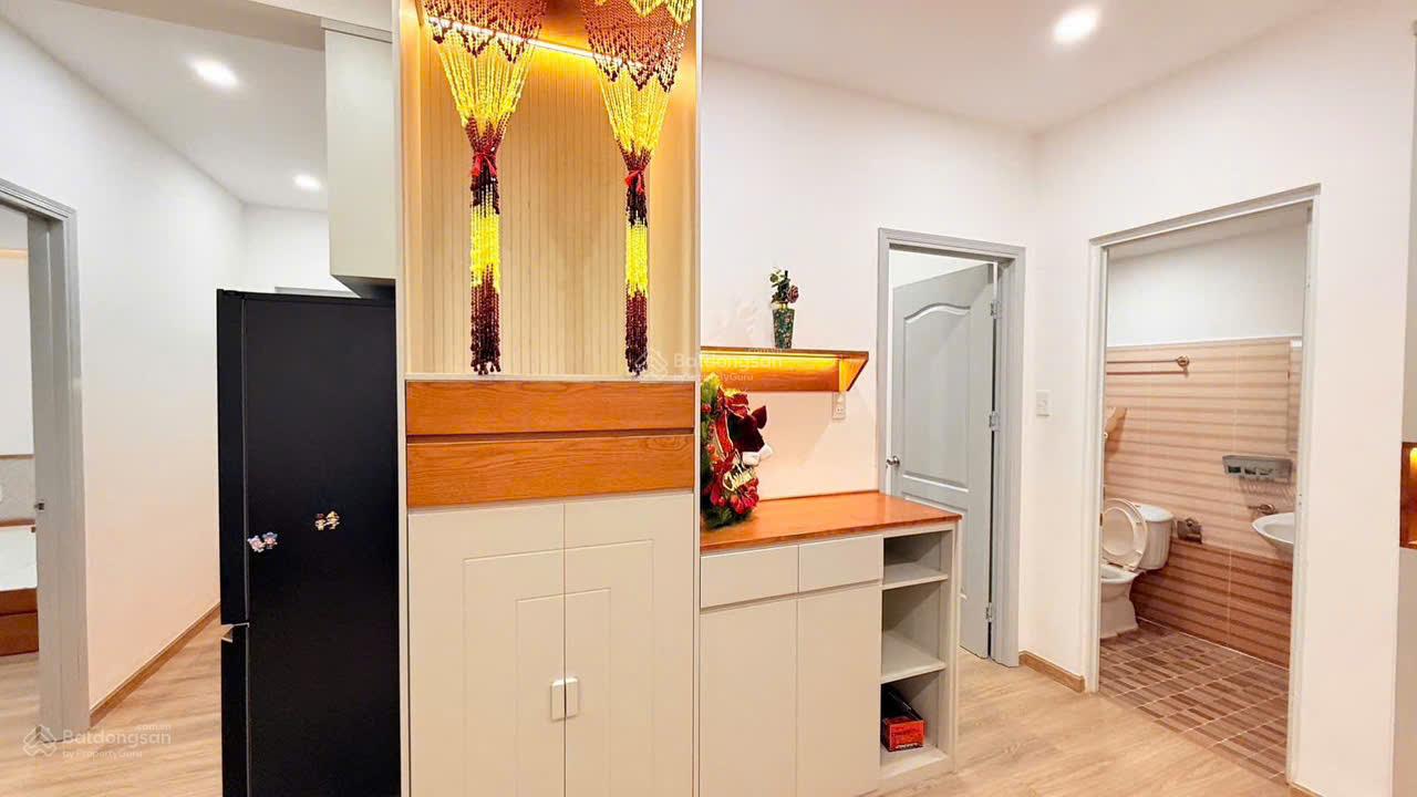 Bán căn góc CC Hoàng Quân 2PN DT 65,8m2 phong thủy đẹp, full nội thất mới, thoáng mát, 2tỷ570tr