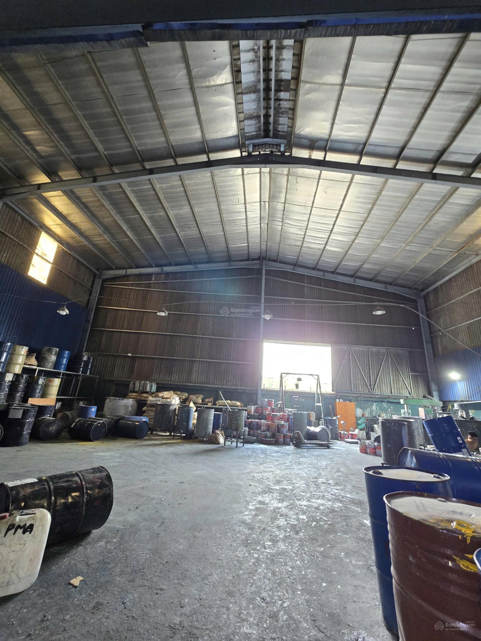 Bán nhà gồm xưởng và nhà 3,5 tấm, mặt tiền đường Vườn Thơm, Bình Chánh