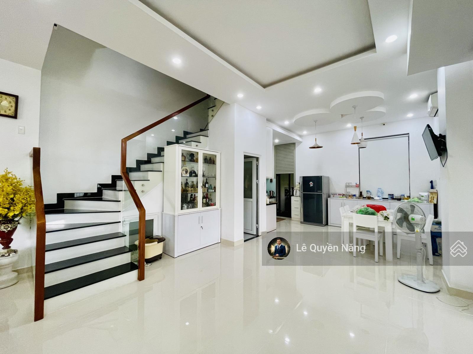 Cho thuê nhà góc 2 mặt tiền thoáng full nội thất chỉ 37tr/tháng. Giá tốt nhất Lakeview City Cho thuê nhà góc 2 mặt tiền thoáng full nội thất chỉ 37tr/tháng. Giá tốt nhất Lakeview City