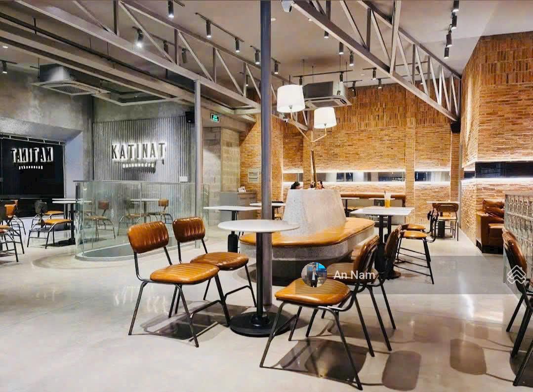 Xuất cảnh bán gấp nhà MT Hoàng Diệu vị trí tiềm năng tăng giá (4.5 x 27m) 4 tầng giá chỉ 25 tỷ