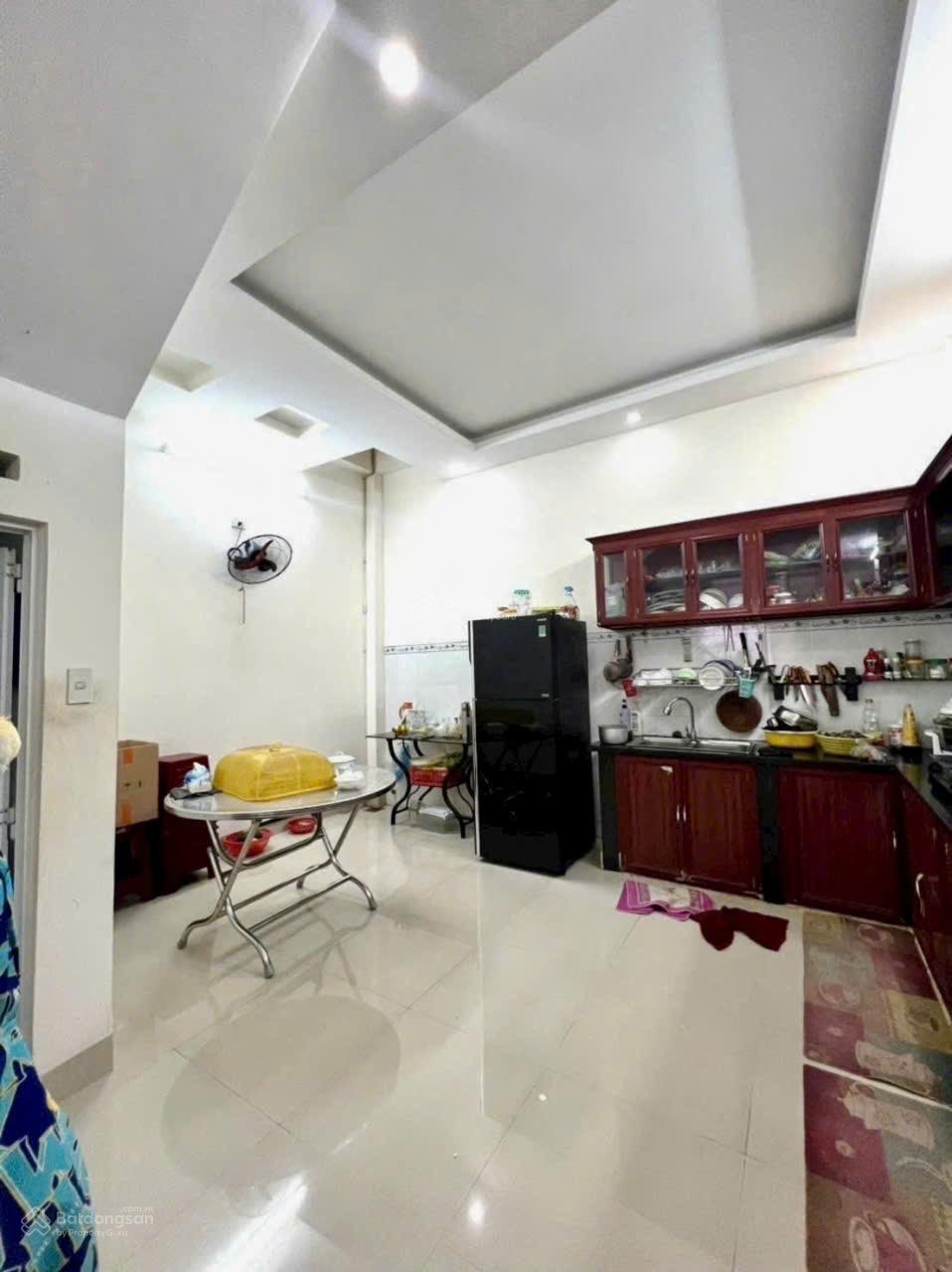 Bán nhà kinh doanh mặt đường Lê Hồng Phong, vị trí đẹp, dòng tiền 20tr/th, giá tốt nhất trục đường