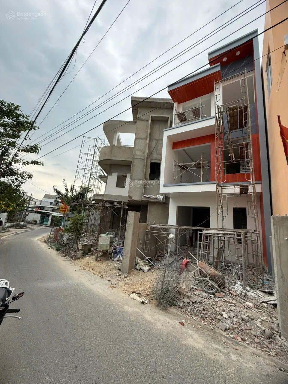 Nhà mới 100% trung tâm Thủ Dầu Một