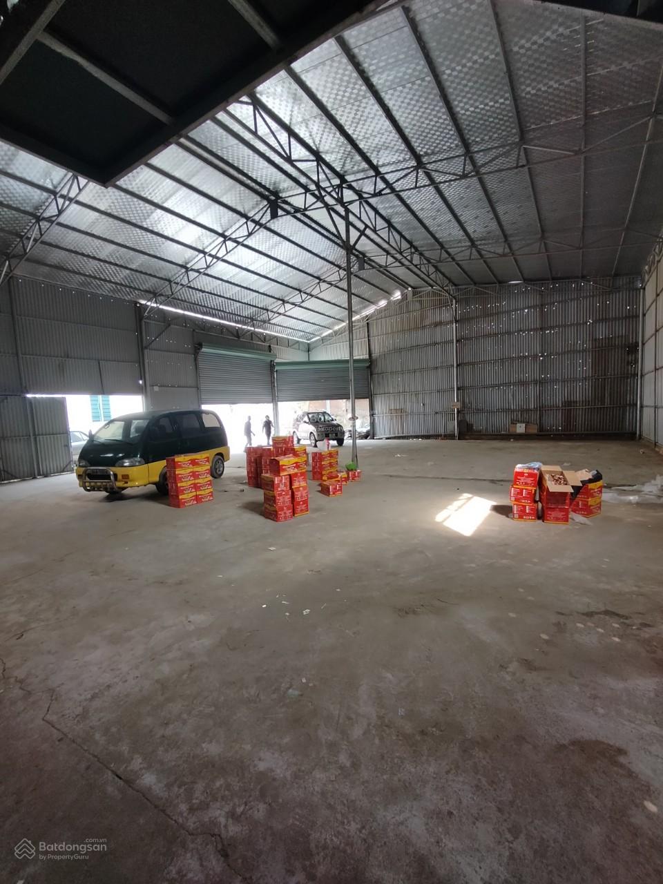 Cho thuê kho xưởng km 14 Đại Lộ Thăng Long DT 500 - 700m2 cao 6m, có điện 3 pha xe 8 tấn giá 30k/m2