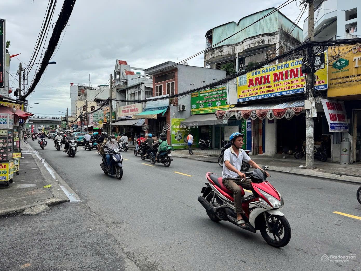 Hiếm! Nhà Căn góc Mặt tiền Nguyễn Văn Nghi , 5x15m, 1 lầu HDT 35tr, giá nay chỉ 13.5 tỷ TL