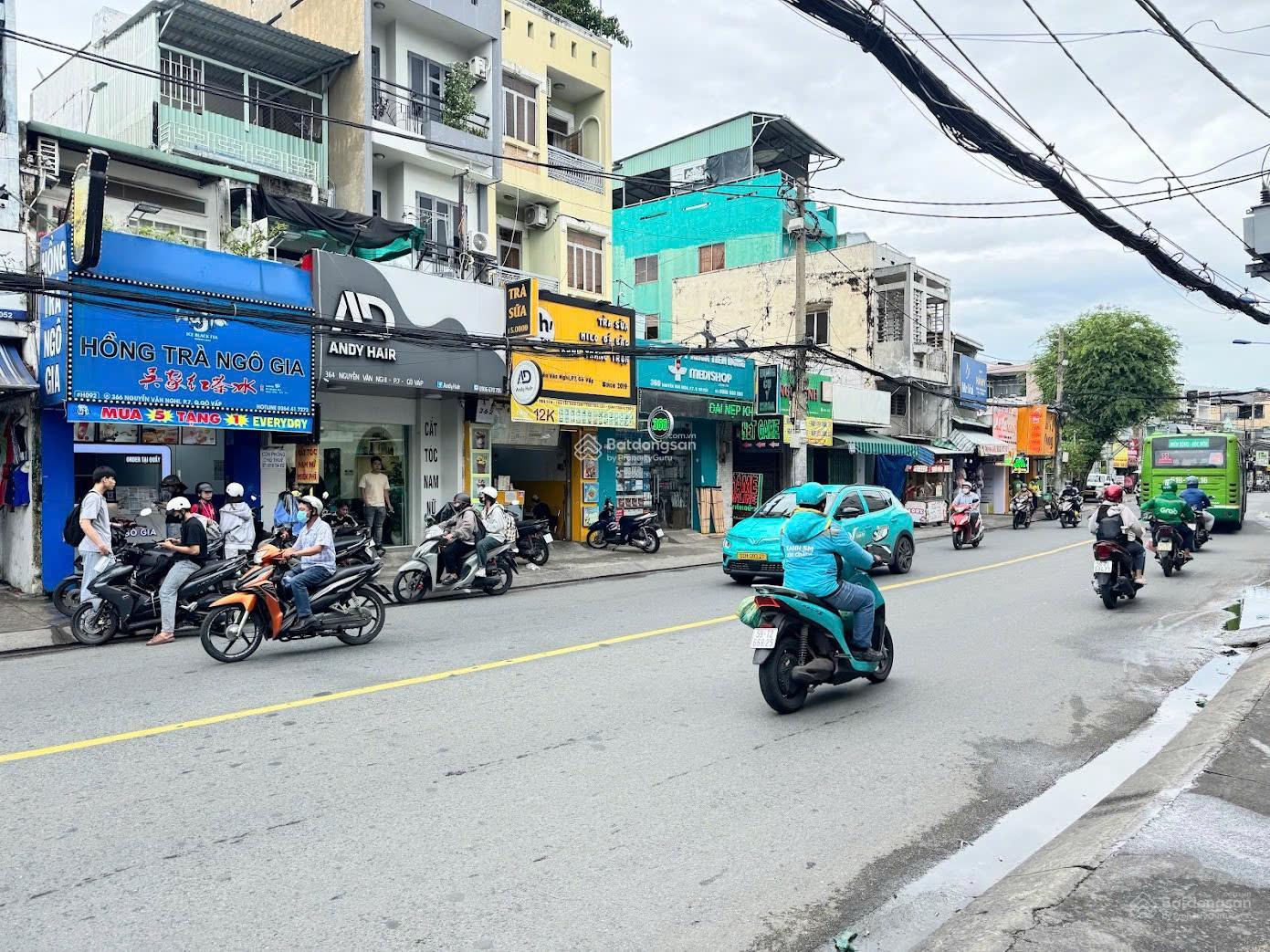 Hiếm! Nhà Căn góc Mặt tiền Nguyễn Văn Nghi , 5x15m, 1 lầu HDT 35tr, giá nay chỉ 13.5 tỷ TL