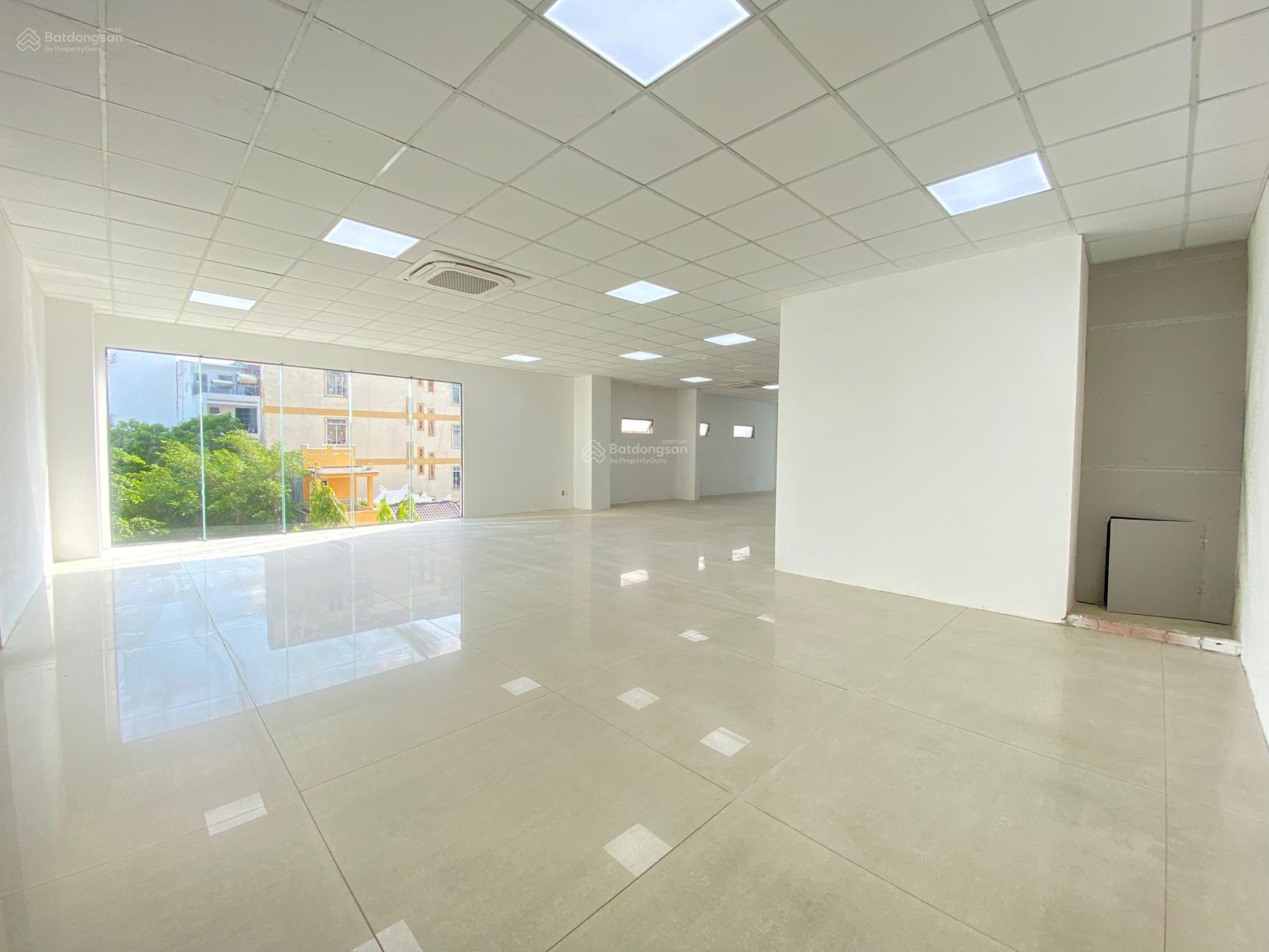 VĂN PHÒNG ĐƯỜNG C18, P12, TÂN BÌNH. ĐANG TRỐNG 200M2 CHỈ 59TR/THÁNG ( CÒN DT 80M2 - 130M2 - 300M2) VĂN PHÒNG ĐƯỜNG C18, P12, TÂN BÌNH. ĐANG TRỐNG 200M2 CHỈ 59TR/THÁNG ( CÒN DT 80M2 - 130M2 - 300M2)