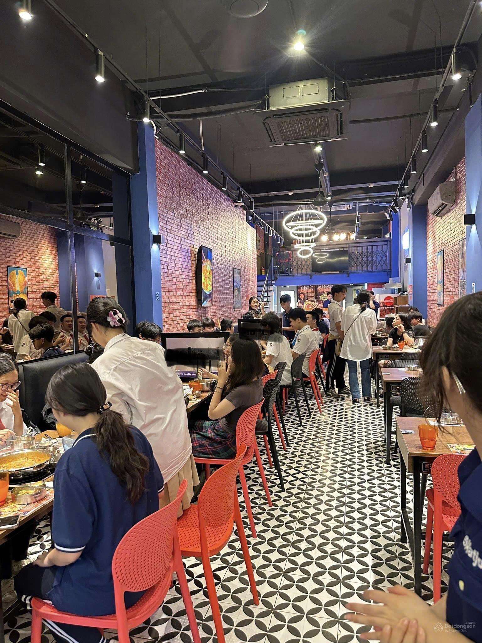 Cho thuê nhà mặt phố Trung Hòa, DT 170m2x6 tầng, MT 5.7m, Giá 150tr, LH 0968 896 ***