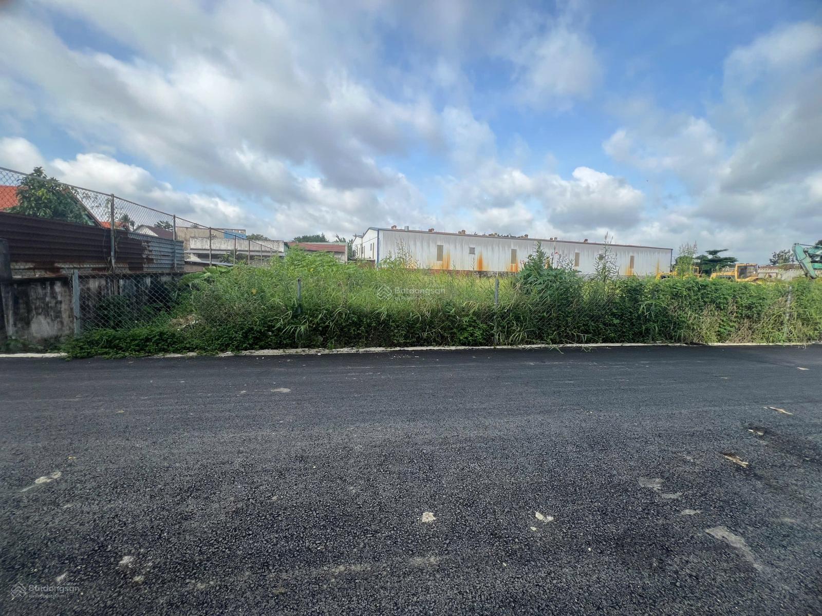 Sang nhanh trước Tết 91,6m2 đất thổ cư 100% mặt tiền Vĩnh Phú 21 thông ra quốc lộ 13 Sang nhanh trước Tết 91,6m2 đất thổ cư 100% mặt tiền Vĩnh Phú 21 thông ra quốc lộ 13