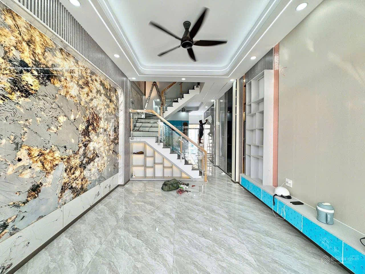 Nhà 3 lầu hoàn công full nội thất trung tâm Dĩ An (TP HCM) DT 109.2m2, gần chợ Đoàn Thị Kia Nhà 3 lầu hoàn công full nội thất trung tâm Dĩ An (TP HCM) DT 109.2m2, gần chợ Đoàn Thị Kia