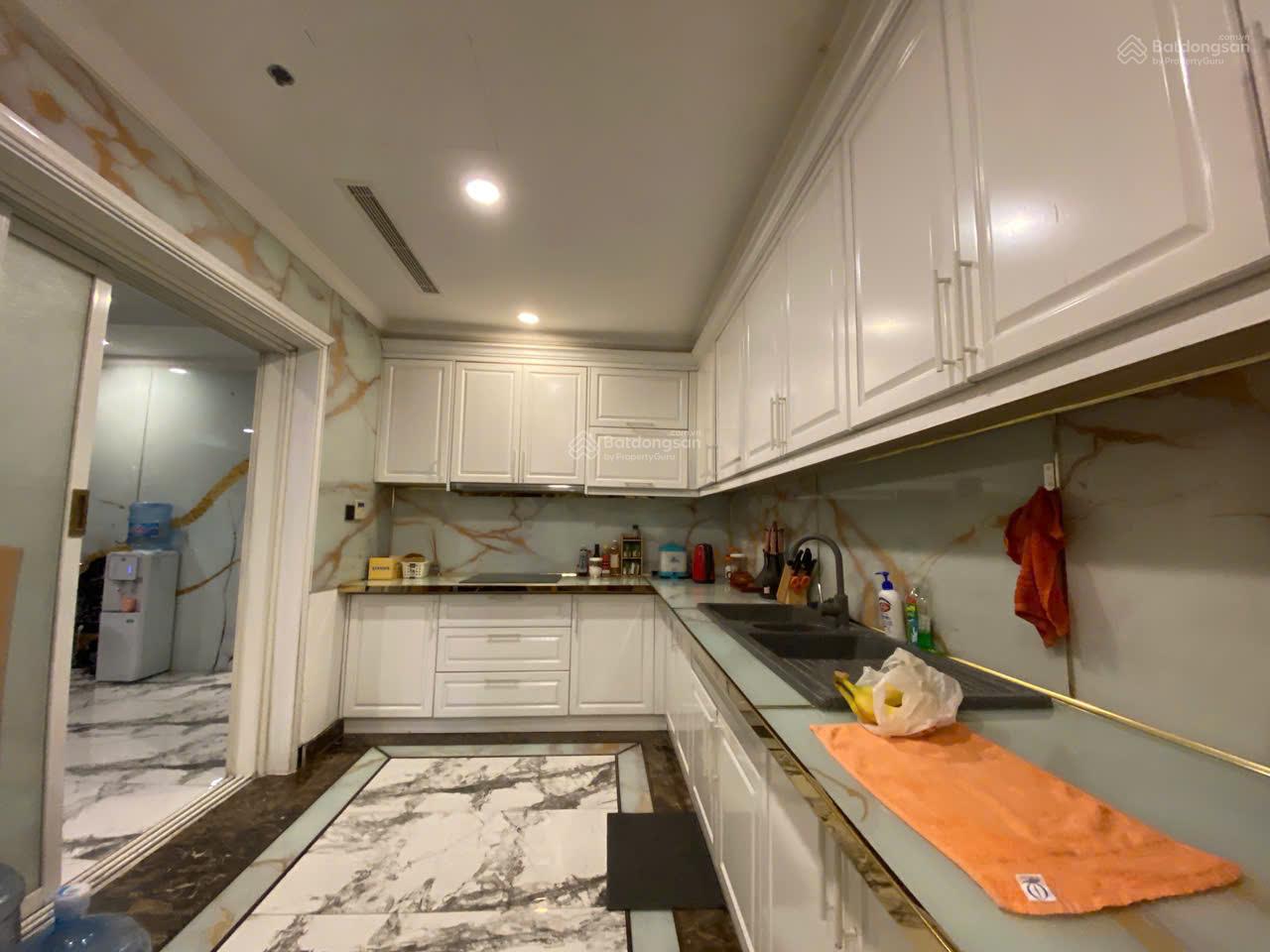 Bán duy nhất 1 căn hộ cao cấp Vinhomes Đồng Khởi tầng 21 dt 139m2 bước ra hồ bơi, Quận 1