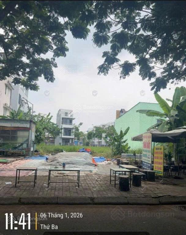 Bán nền hoán đổi đường D19 (đường 16m), đối diện dãy shophouse đang kinh doanh đông đúc giá 7.9 tỷ