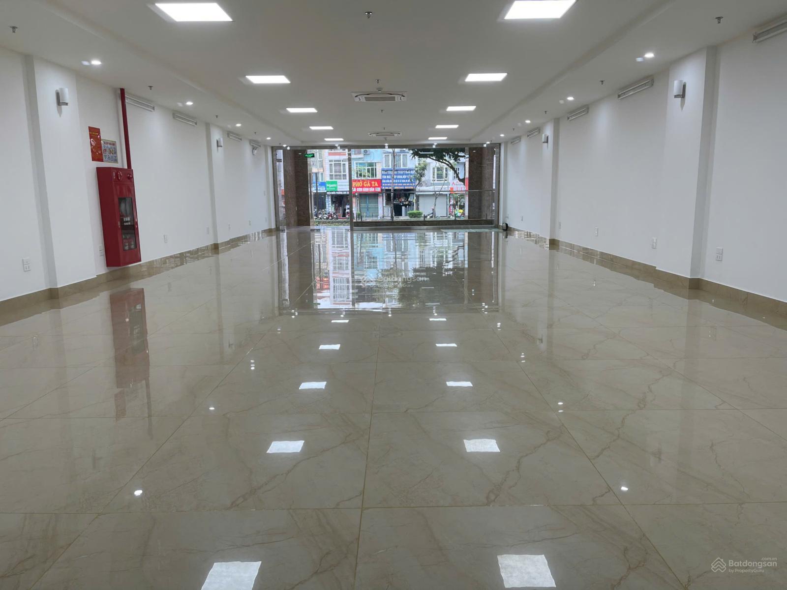 Chính chủ cho thuê nhà MP Ngô Gia Tự, Đức Giang 300m2 8 tầng 1 hầm, 2 thang máy, giá 250 triệu Chính chủ cho thuê nhà MP Ngô Gia Tự, Đức Giang 300m2 8 tầng 1 hầm, 2 thang máy, giá 250 triệu