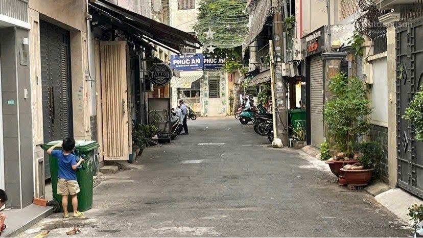 CHO THUÊ NHÀ 1/ VƯỜN LÀI-4,2X21M TRỐNG SUỐT,HẺM XE TẢI-GẦN LŨY BÁN BÍCH,ĐỘC LẬP,TÂN THÀNH,TÂN BÌNH